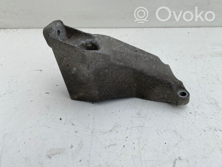 Audi A4 S4 B6 8E 8H Support, suspension du moteur 8D0199307P