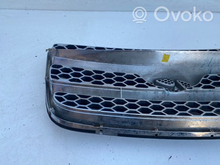 Hyundai Santa Fe Front bumper upper radiator grill E865612B010