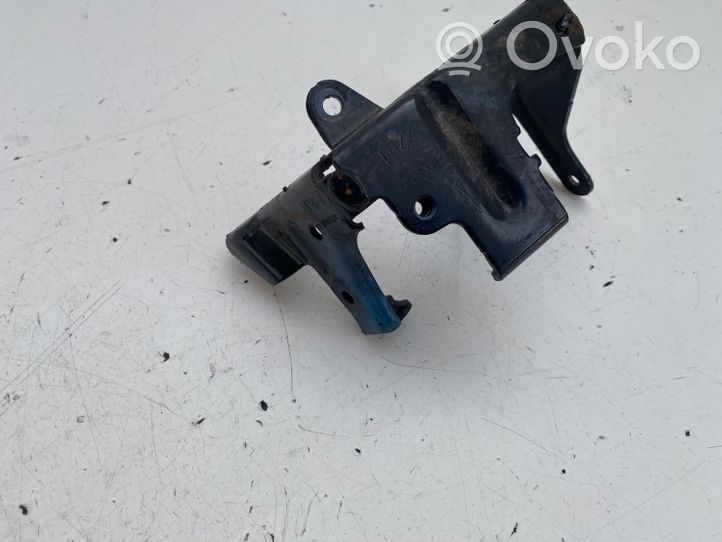 Ford Focus Polttoainesuodattimen kiinnikkeen pidike AV6Q9A072AB