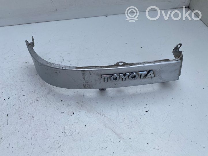 Toyota Avensis T220 Moulure de garniture de feu arrière / postérieur 