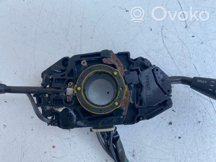 Toyota Carina T190 Leva/interruttore dell’indicatore di direzione e tergicristallo 178855