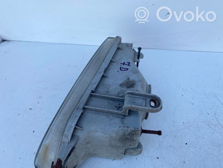 Toyota Corolla E90 Lampa przednia 2121140