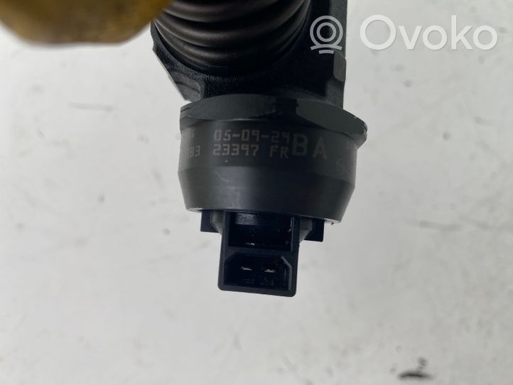 Volkswagen Golf V Set di iniettori 038130073AG