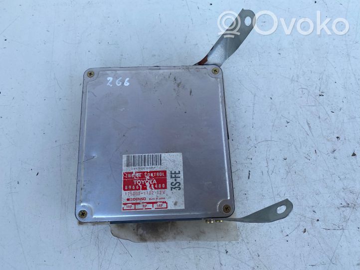 Toyota Carina T170 Calculateur moteur ECU 8966120480