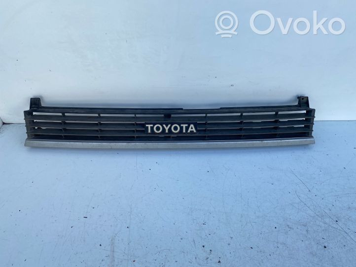 Toyota Corolla E80 Etupuskurin ylempi jäähdytinsäleikkö 5310112600