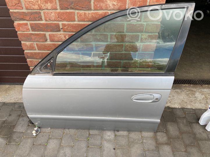 Toyota Avensis T220 Drzwi przednie 