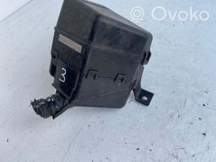 Toyota Avensis T220 Module de fusibles 69983