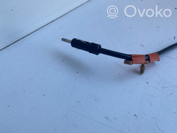 Toyota Avensis T220 Radion antenni 