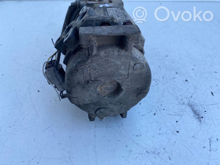 Toyota Avensis T220 Ilmastointilaitteen kompressorin pumppu (A/C) 4472203435