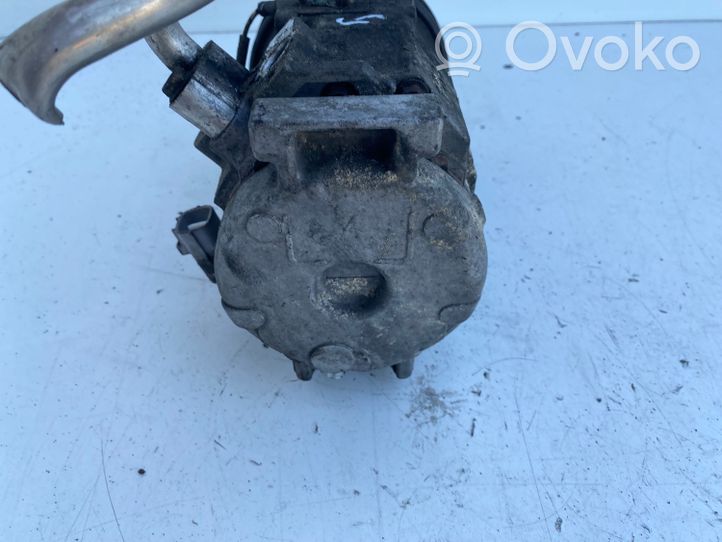 Toyota Avensis T220 Ilmastointilaitteen kompressorin pumppu (A/C) 4472203435