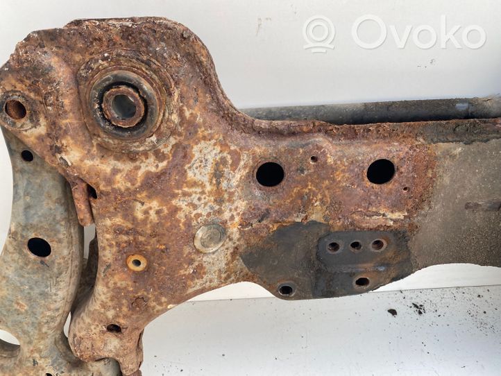 Toyota Avensis T220 Front subframe 