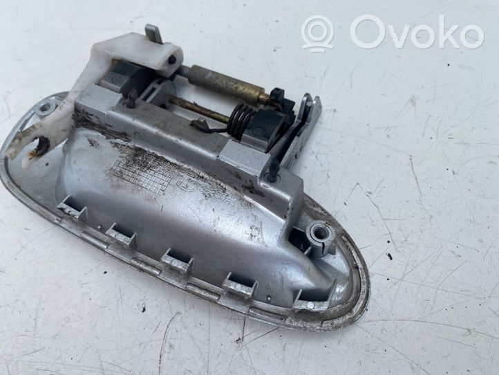 Toyota Avensis T220 Takaoven ulkokahva 6924005051