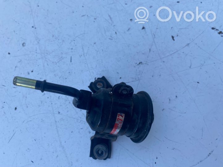 Toyota Avensis T220 Filtre à carburant 2330022050