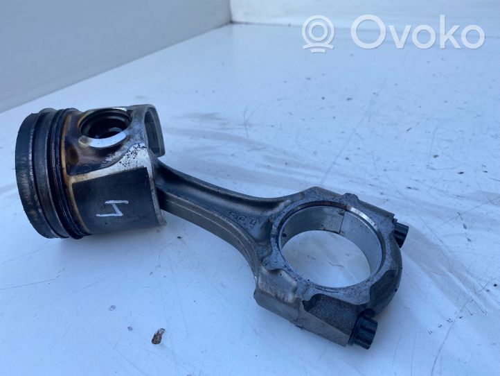 Toyota Avensis T220 Piston avec bielle 