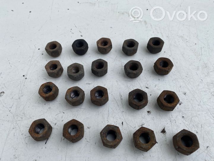 Toyota Previa (XR30, XR40) II Nuts/bolts 