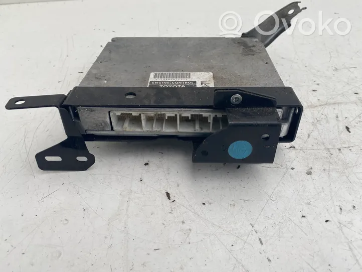 Toyota Avensis T250 Engine control unit/module 8966105690