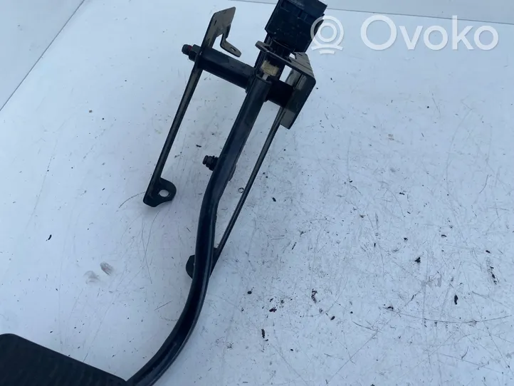 Volvo V70 Brake pedal 8622064