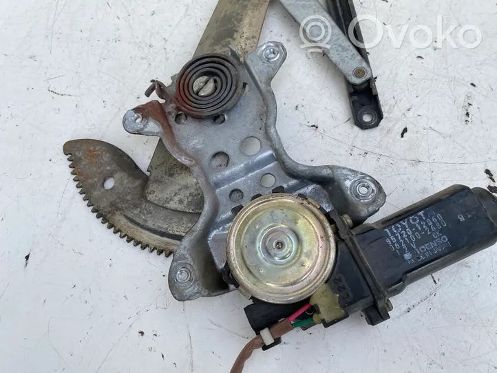 Toyota Corolla E90 Regulador de puerta delantera con motor 8572012060