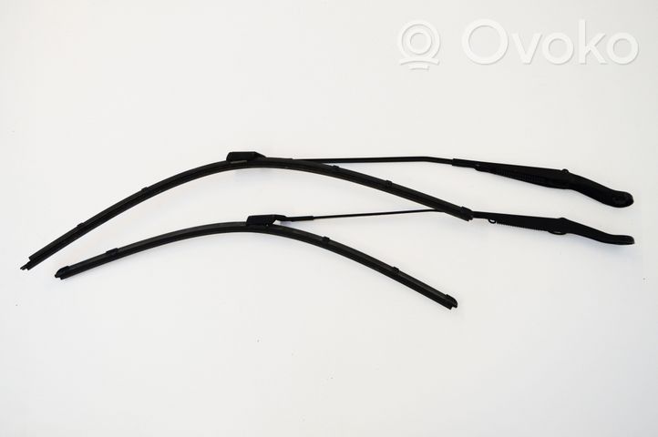 Opel Zafira C Windshield/front glass wiper blade 2081259520812596