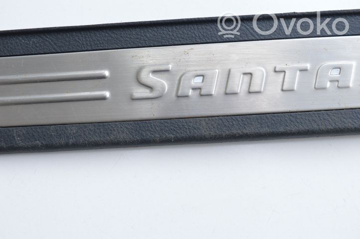 Hyundai Santa Fe Zestaw listew progowych (wewnętrznych) 858812B000