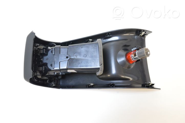 Audi Q3 8U Lango oro grotelės 8U0864376A