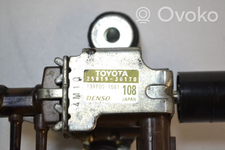 Toyota Land Cruiser (J150) Valvola centrale del freno 2581930170