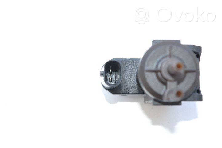 BMW 7 G11 G12 Brake central valve 8570591