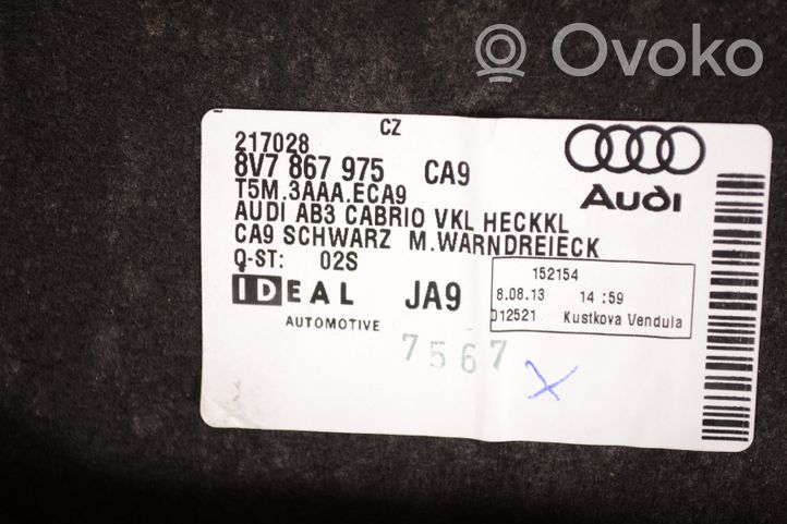 Audi A3 S3 8V Poszycie / Tapicerka tylnej klapy bagażnika 8V7867975