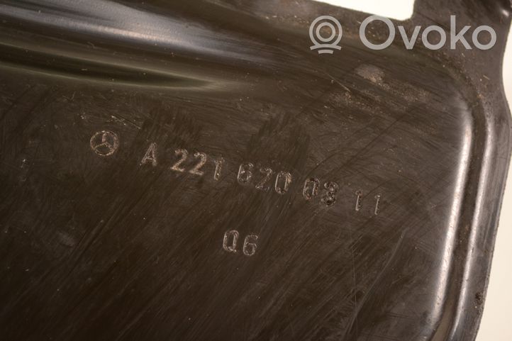 Volvo XC90 Protezione inferiore del serbatoio del carburante A2216200311