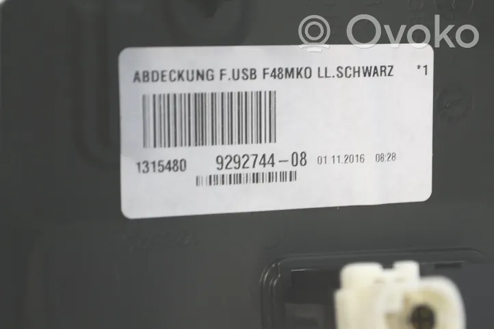 BMW X1 F48 F49 Gniazdo / Złącze AUX 9292744