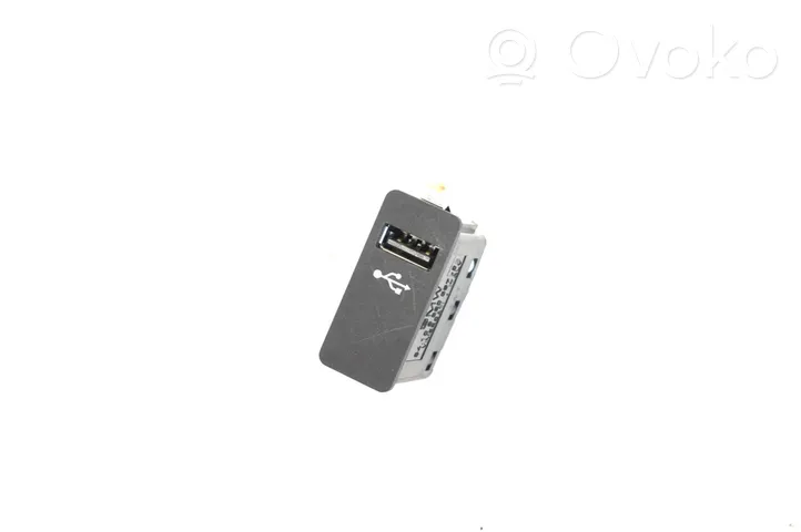 BMW X1 F48 F49 Connettore plug in AUX 6820397