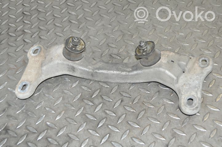 BMW 3 E90 E91 Gearbox mounting bracket 6771064