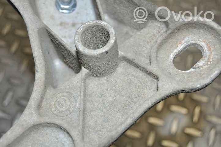 BMW 3 E90 E91 Gearbox mounting bracket 6771064