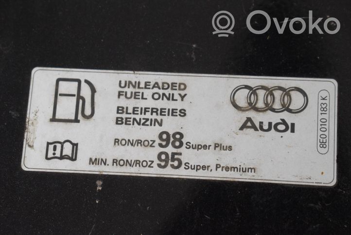 Audi A4 S4 B7 8E 8H Volet de trappe réservoir de carburant 