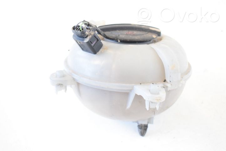 Audi TT TTS RS Mk3 8S Vase d'expansion / réservoir de liquide de refroidissement 5Q0121407A