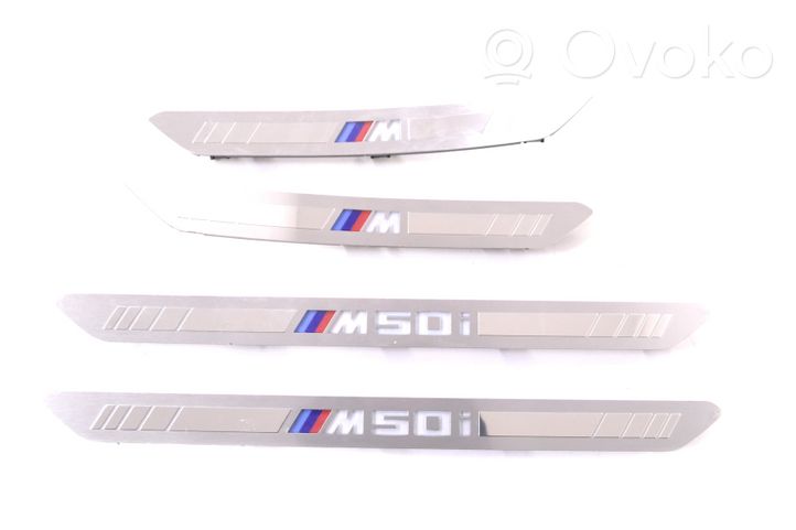 BMW X6M G06 F96 Garniture de protection de seuil intérieur 8072327