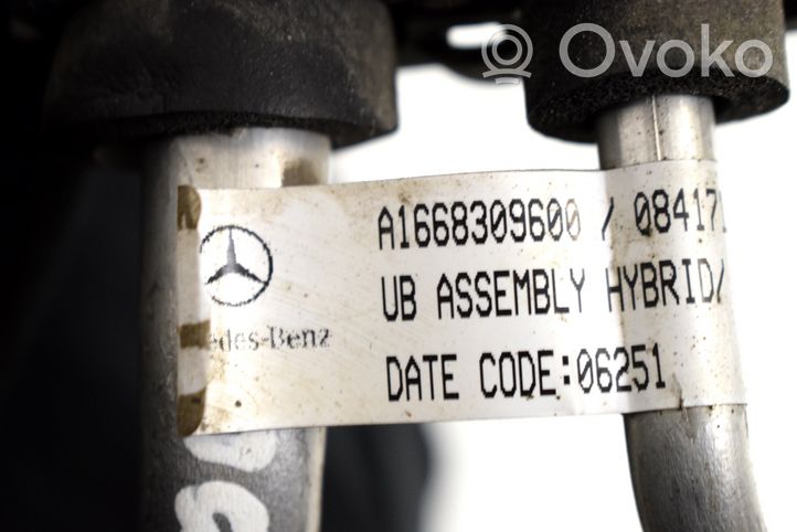 Mercedes-Benz GL X166 Tuyau de climatisation A1668309600