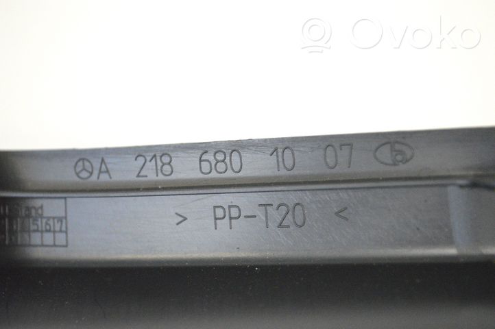 Mercedes-Benz CLS C218 X218 Kojelaudan sivupäätyverhoilu A2186801007