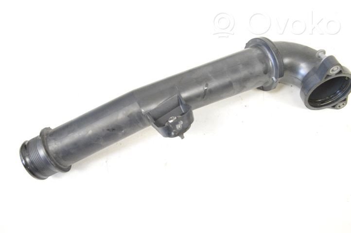 Audi Q2 - Tube d'admission de tuyau de refroidisseur intermédiaire 04L145770S