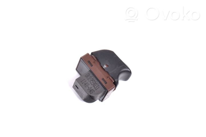 Audi A4 S4 B8 8K Bouton interrupteur ouverture du coffre 8K0959831