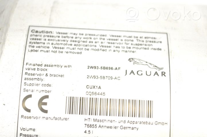 Jaguar XJ X350 Zbiornik powietrza tylnego zawieszenia pneumatycznego 2W935B696AF