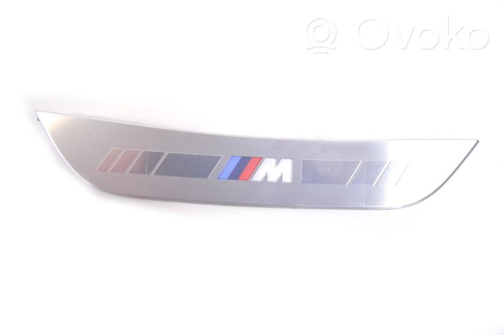 BMW 8 G16 Garniture de protection de seuil intérieur 807484302