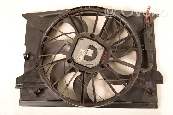 Mercedes-Benz CLS C219 Kale ventilateur de radiateur refroidissement moteur A2115050055