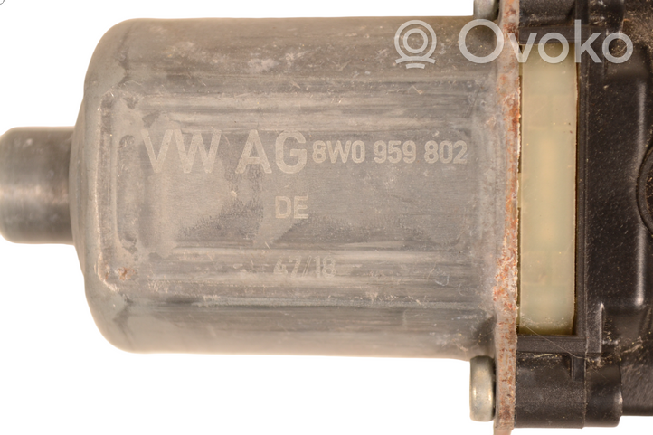 Audi A5 Moteur de lève-vitre de porte avant 8W0959802