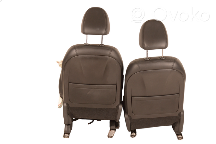 Infiniti Q50 Fotele / Kanapa / Komplet 