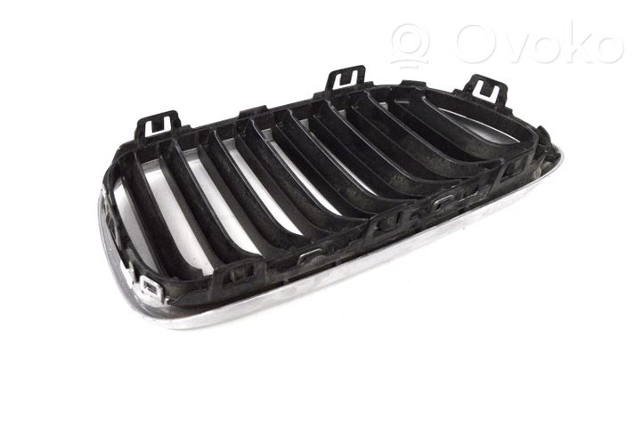 BMW 2 F22 F23 Maskownica / Grill / Atrapa górna chłodnicy 7295523