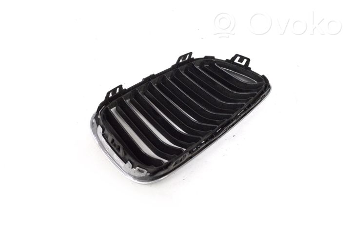 BMW 2 F22 F23 Grille calandre supérieure de pare-chocs avant 7295521