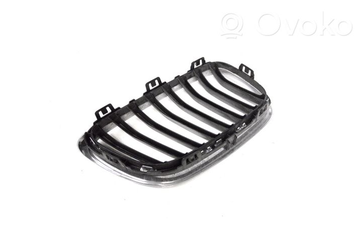 BMW 2 F22 F23 Grille calandre supérieure de pare-chocs avant 7295521