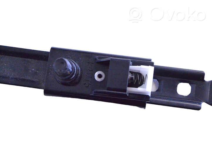 Infiniti FX Seat belt height adjuster F4075