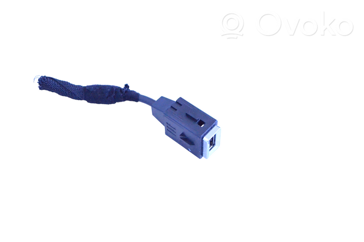 Opel Mokka X USB socket connector 